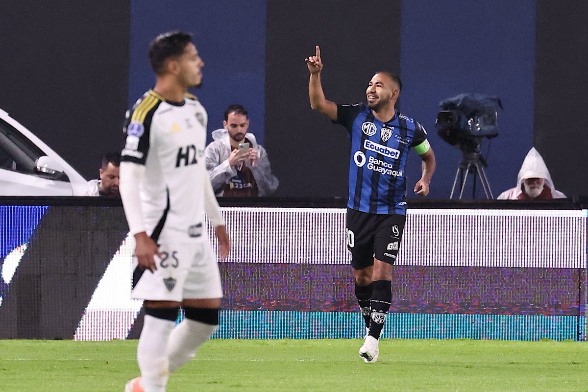 🇪🇨 Junior Sornoza llegó a los 21 goles en torneos internacionales

19 | Copa Libertadores
2 | Copa Sudamericana