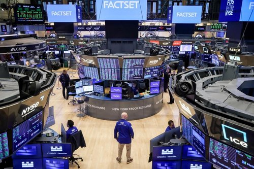 helgaemines's tweet image. 🚨 AI BUBBLE ALERT: 5 PORTFOLIO SURVIVAL STRATEGIES! 💥

 #InvestmentStrategy #MarketCrash #PortfolioProtection #AIRisk #WealthPreservation

 Read More: zurl.co/x1uQ6