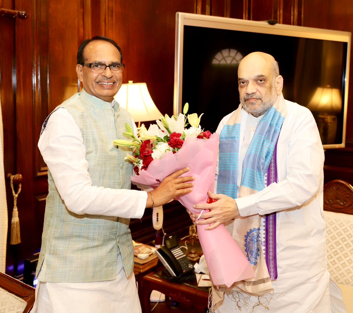 जनप्रिय राजनेता,  कुशल संगठक, श्रेष्ठ रणनीतिकार, माननीय केंद्रीय गृह एवं सहकारिता मंत्री श्री <a href="/AmitShah/">Amit Shah</a> जी को जन्मदिन की आत्मीय बधाई !

ईश्वर से आपके उत्तम स्वास्थ्य, सुदीर्घ और यशस्वी जीवन के लिए प्रार्थना करता हूं, बहुत-बहुत शुभकामनाएं!