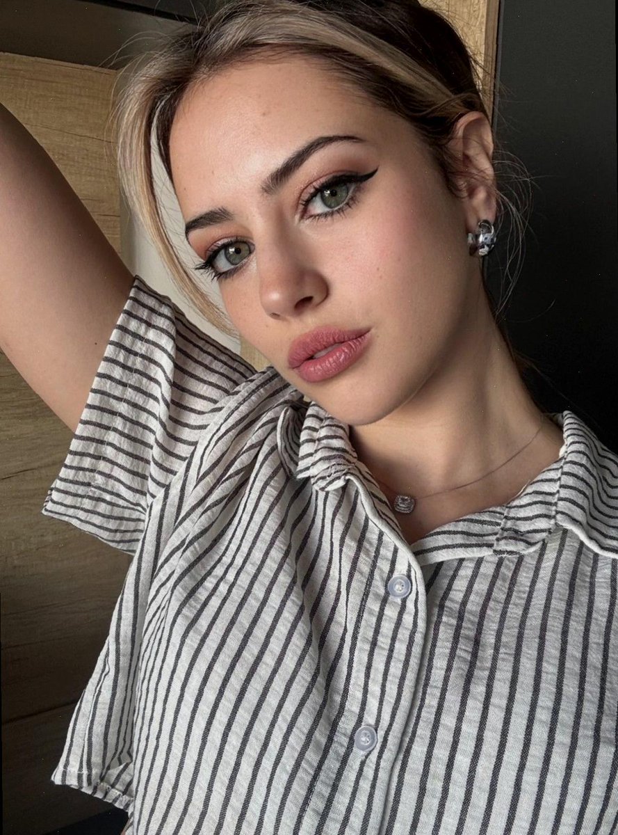 Hailey Jones 🌙 tweet media