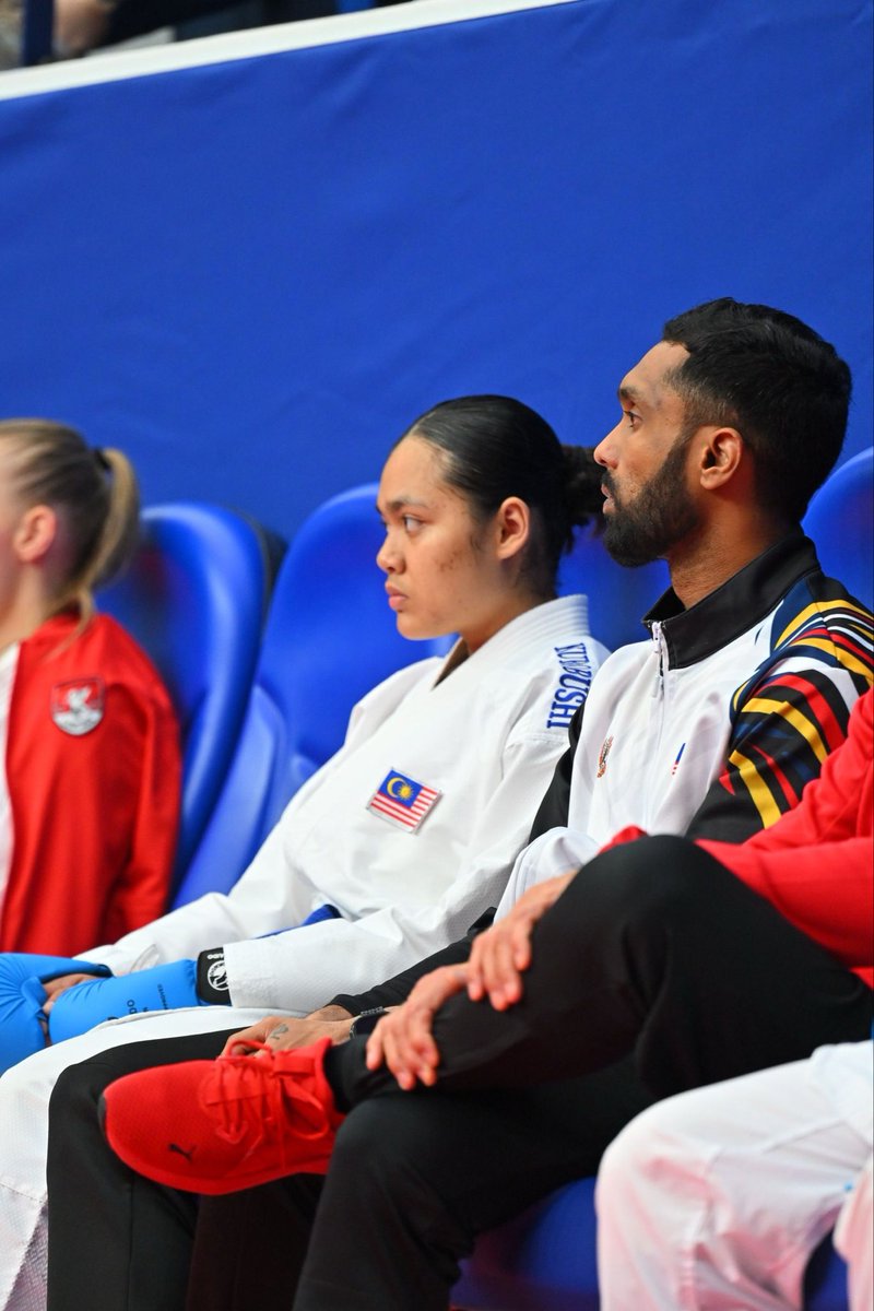 Sharmendran_'s tweet photo. World Championship Qualification Phase in Paris 🇫🇷 was an incredible opportunity for our young athletes to gain exposure to top-level competition.

Here’s one of the competition,the journey continues, and the work never stops
#malaysiakarateteam #kitasemuateammas #hardworknotluck https://t.co/YBQU5ogYvI
