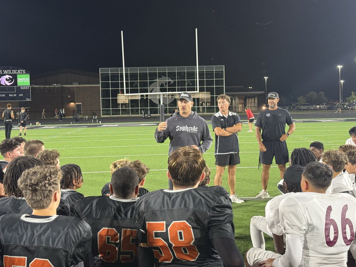 Another year. Another great Southside showdown.

The talent and energy from both middle schools were on full display — the future of Guyer Football is bright! 

We can’t wait to see these young Wildcats in the black and silver!