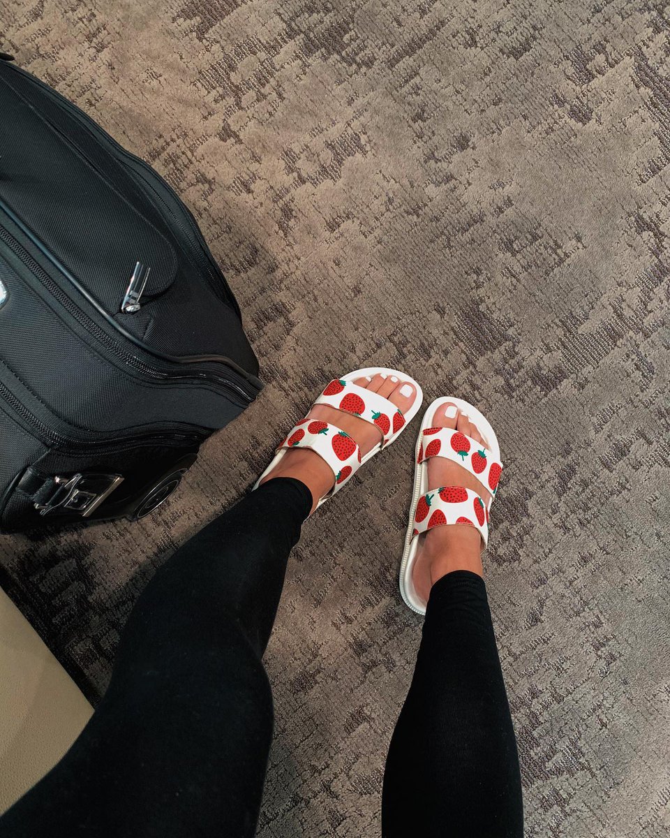 CannotAffordHer's tweet image. This week has been hectic from anniversary to travels and fun. 
Happy One Month again my love. we have celebrated in private but just now getting to post these.