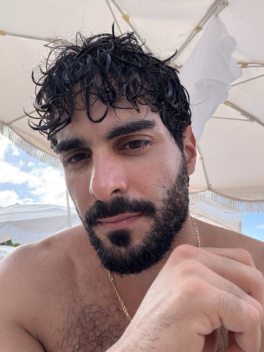 idanguetta's tweet photo. It’s curl and speedo season here in Miami https://t.co/KErvCJmLew