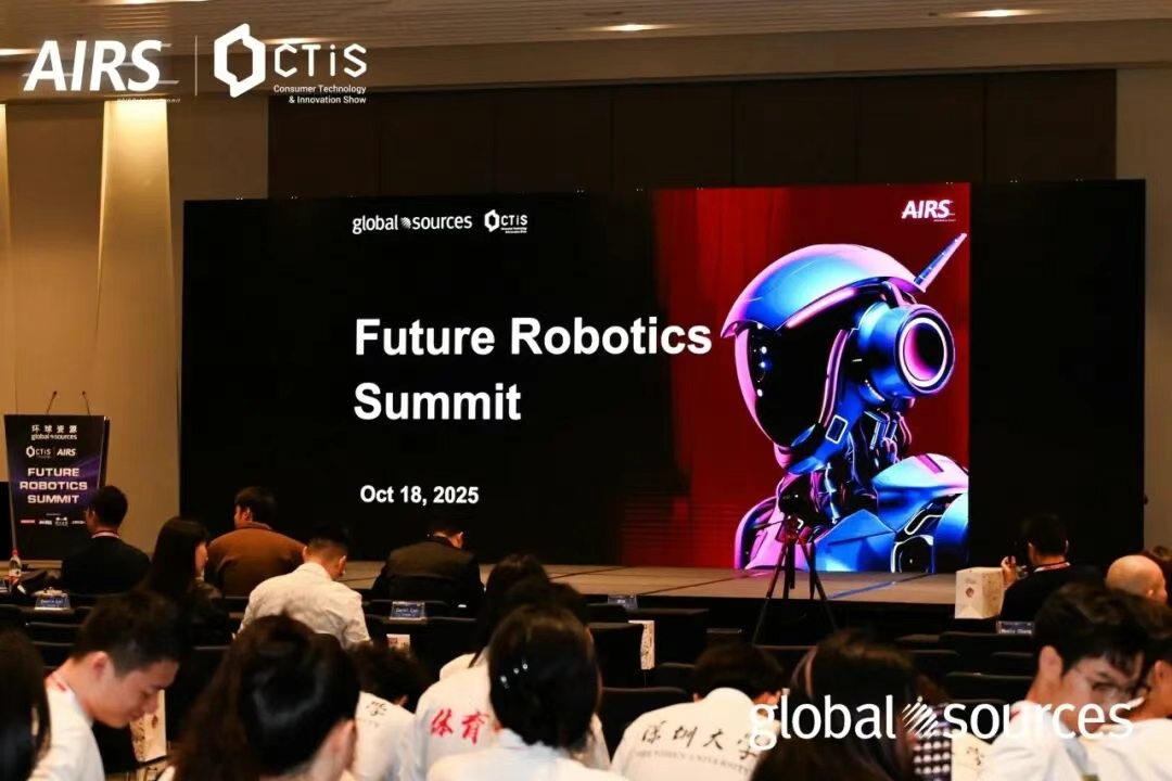 Slamtec_China's tweet image. 🚀 At AIRS 2025 in Hong Kong, Slamtec CEO Chen Shikai showcased Aurora S, a multimodal sensor enabling robots to “see and understand the world.”
Over a decade of innovation is shaping the future of embodied intelligence.
#AI #Robotics #EmbodiedIntelligence #Slamtec