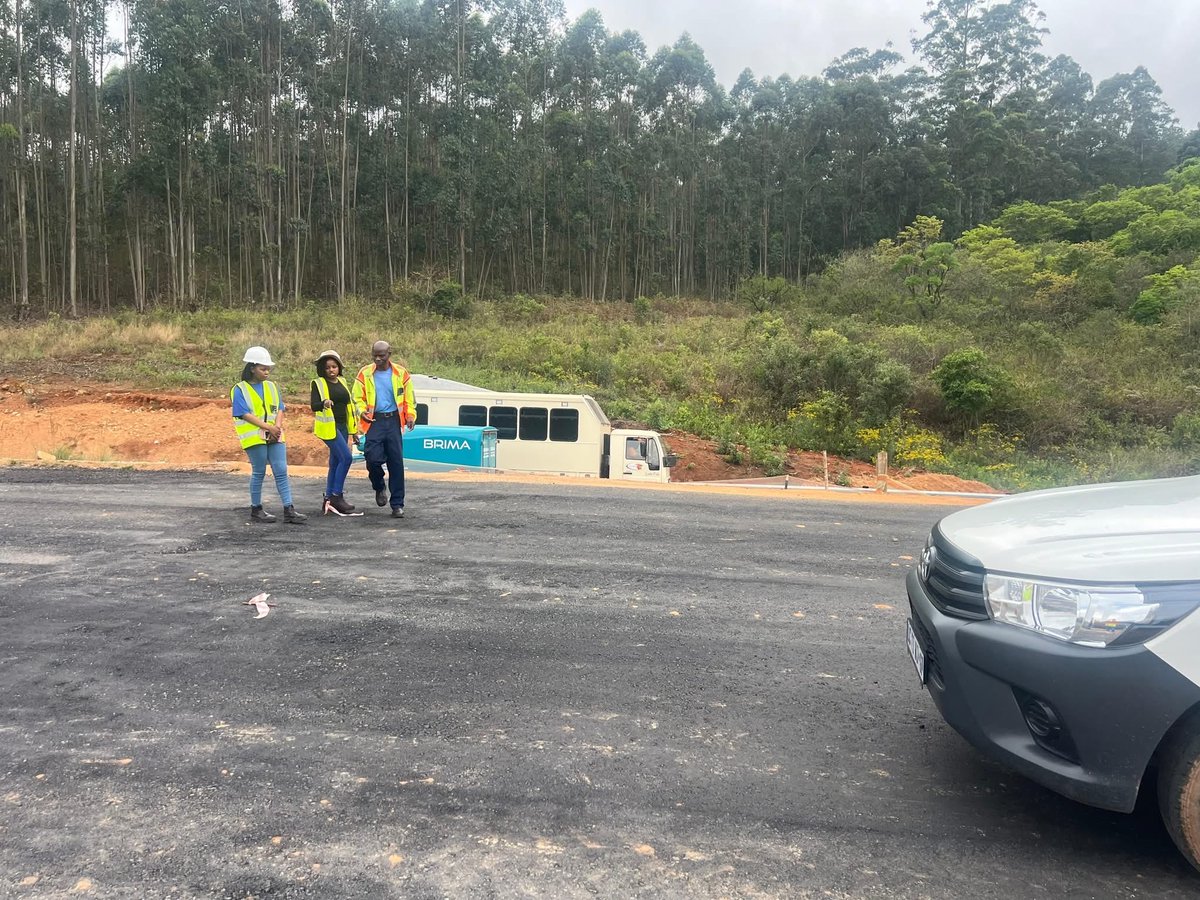 Classified footage just came in. Our top undercover agent caught something big in Mpumalanga R40 Road…
Zoom in carefully , the Brima bakkie is in deep cover. 🕶️🚛
#MissionOnTime #SpottedBrimavehicle