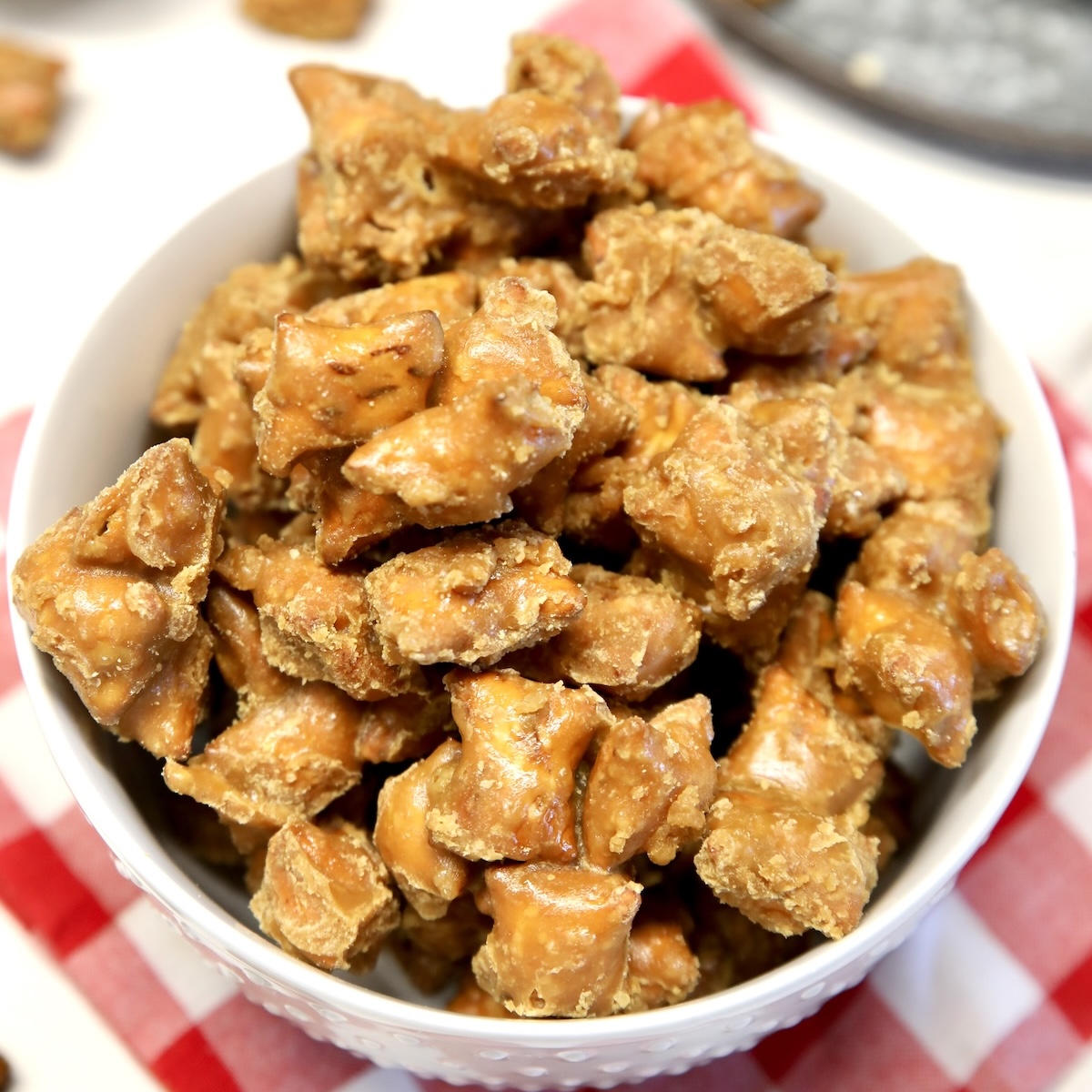missnthekitchen's tweet photo. Salted Caramel Peanut Butter Pretzel Bites https://t.co/bmLEAvTcCk via @YouTube https://t.co/QBwurAOBdO
