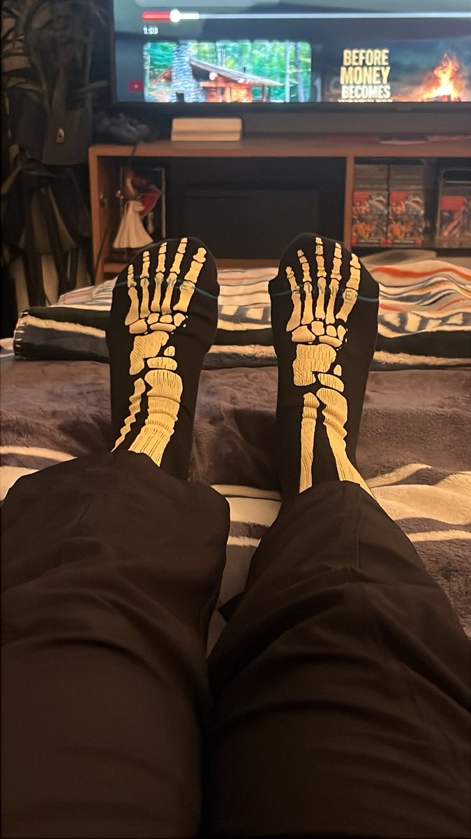 bbyb0104's tweet photo. @stance  why are they 2 left feet and not a left and a right 🥴😭 https://t.co/MP8Z4YxuN4