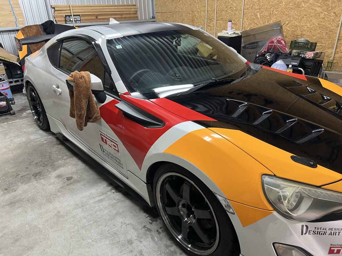 AfsGarage86's tweet photo. 久しぶりの投稿
久しぶりの洗車と久しぶりのオイル交換
リフレッシュしたのはいいが、雨降りやがった😅 https://t.co/MVfApMUNSD