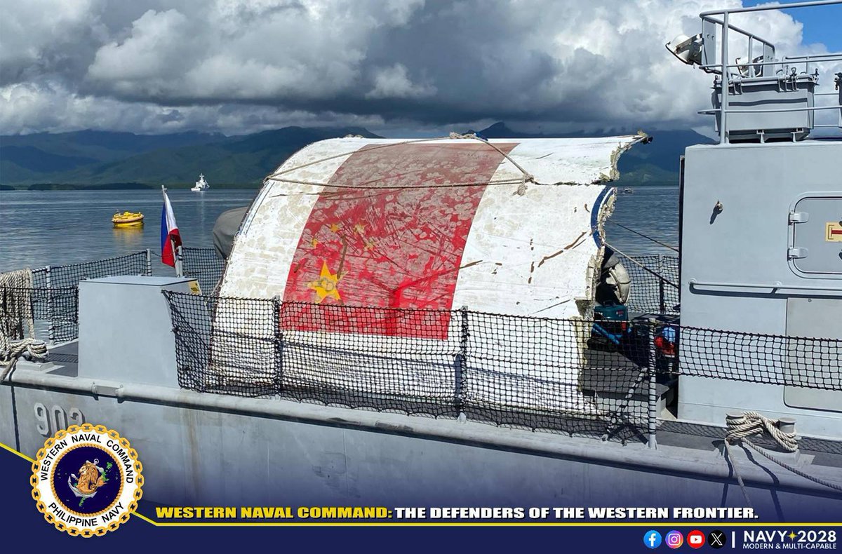 Philippine_Navy's tweet image. IN PHOTOS | PH #Navy recovers suspected Chinese Rocket Debris Off Bataraza, Palawan
👉🏽facebook.com/share/p/17JeWH…
#ProtectingtheSeasSecuringOurFuture
#ModernandMultiCapablePHNavy
#OneAFPOnePhilippines
#StrongAFPStrongPhilippines