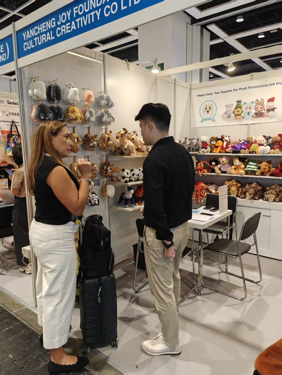 GaoPengToys's tweet image. 🔥Day 3 of Hong Kong Toy Fair: Our Booth’s Still Packed—Don’t Miss Out!

The crowd just keeps pouring in, and our booth is the go-to spot for plush toy lovers at the fair! 🎪
🤩 Overseas buyers are stopping by everywhere to ask about our products, and we’ve already drawn in…