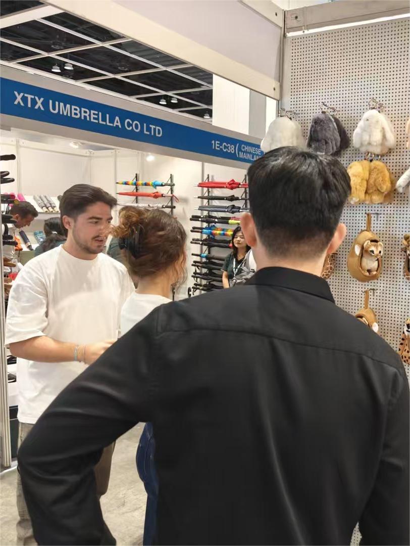 GaoPengToys's tweet image. 🔥Day 3 of Hong Kong Toy Fair: Our Booth’s Still Packed—Don’t Miss Out!

The crowd just keeps pouring in, and our booth is the go-to spot for plush toy lovers at the fair! 🎪
🤩 Overseas buyers are stopping by everywhere to ask about our products, and we’ve already drawn in…