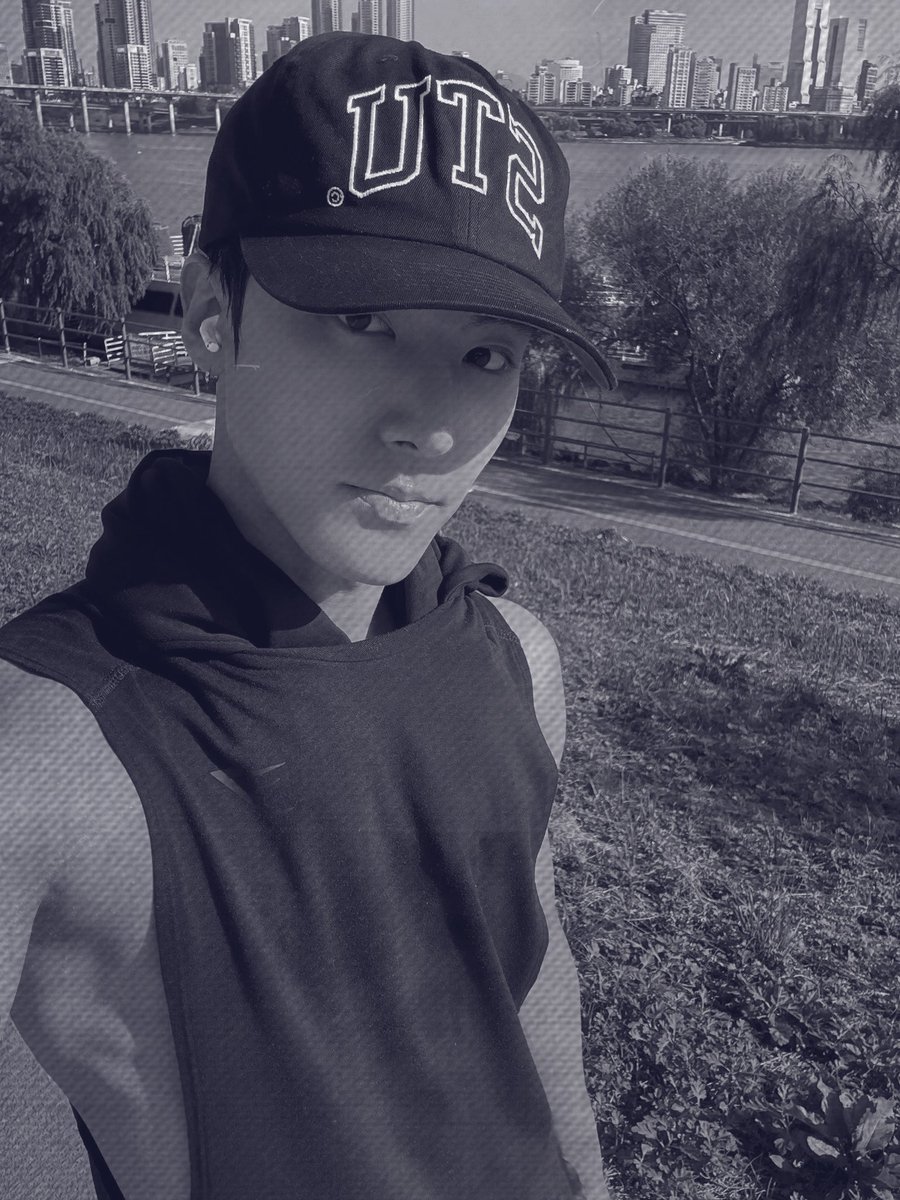 wraithymn's tweet image. ⠀

Good morning. Don’t forget to work out today.

⠀