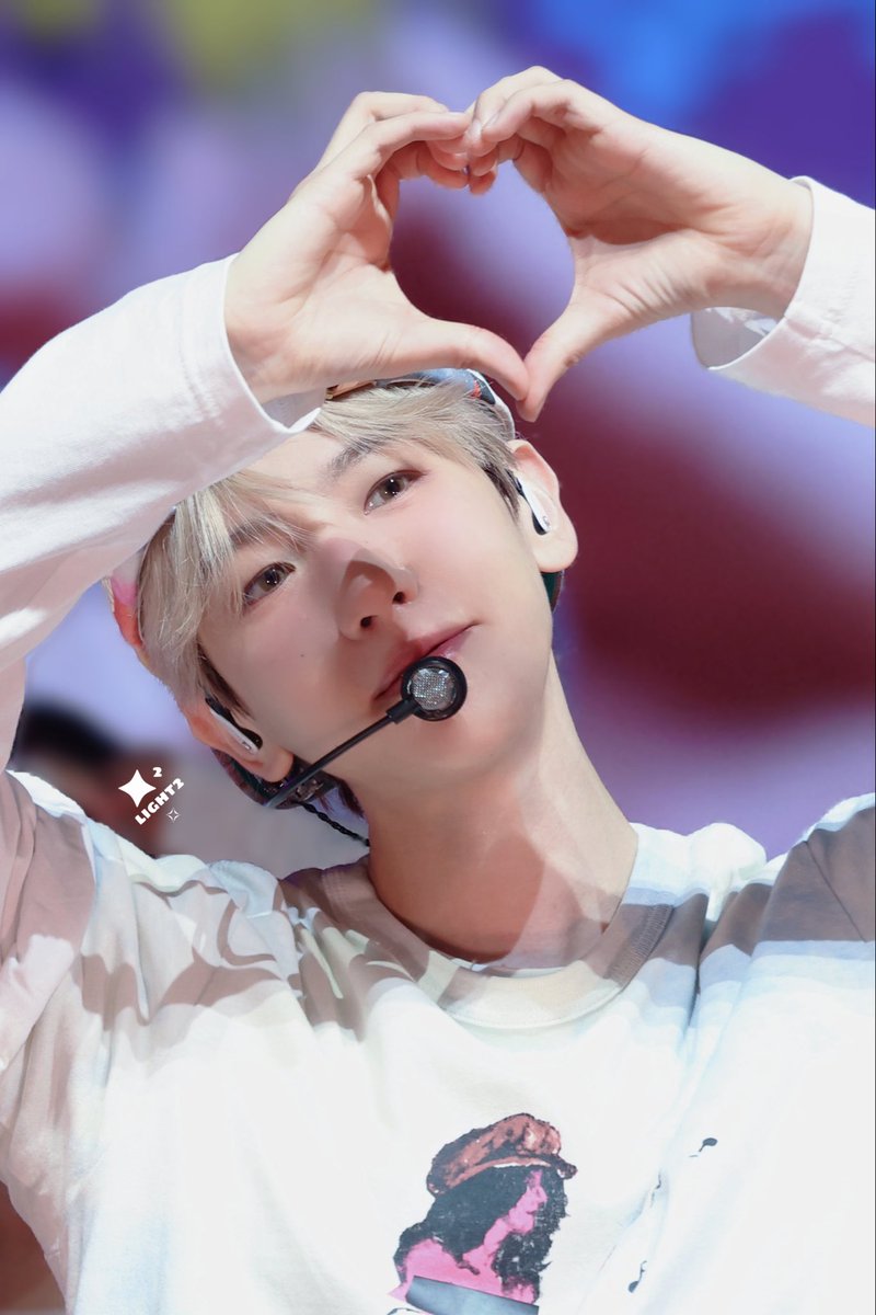 I vote for #2025MAMAVOTE #BAEKHYUN