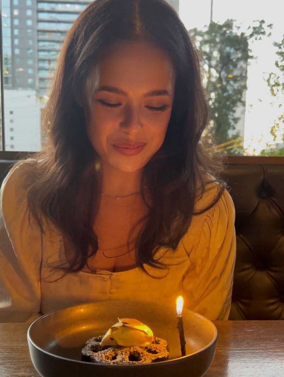 Black Widow tweet media