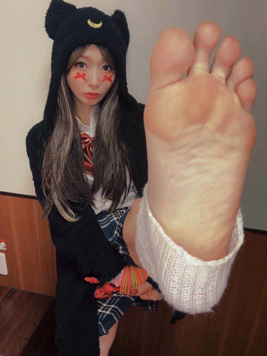 正統派ロングヘア好きな方に…（←いや、なんか違う）

体張りまくりまだまだ現役アラフォーママドル推せますか？🤭

もうすぐ39歳😆

#アラフォー
#平成ギャル