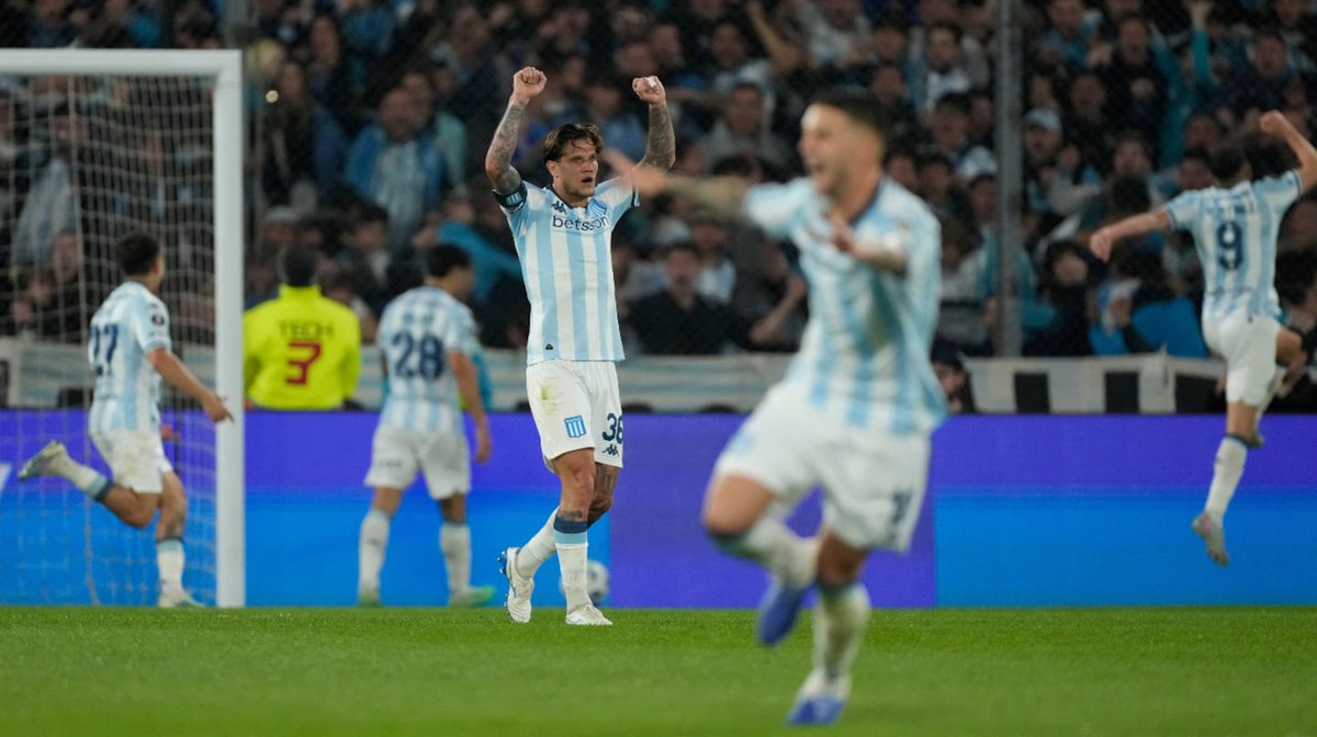 GuidooGarcia_'s tweet image. Es hoy Racing, llegó el día. 

Todos juntos.