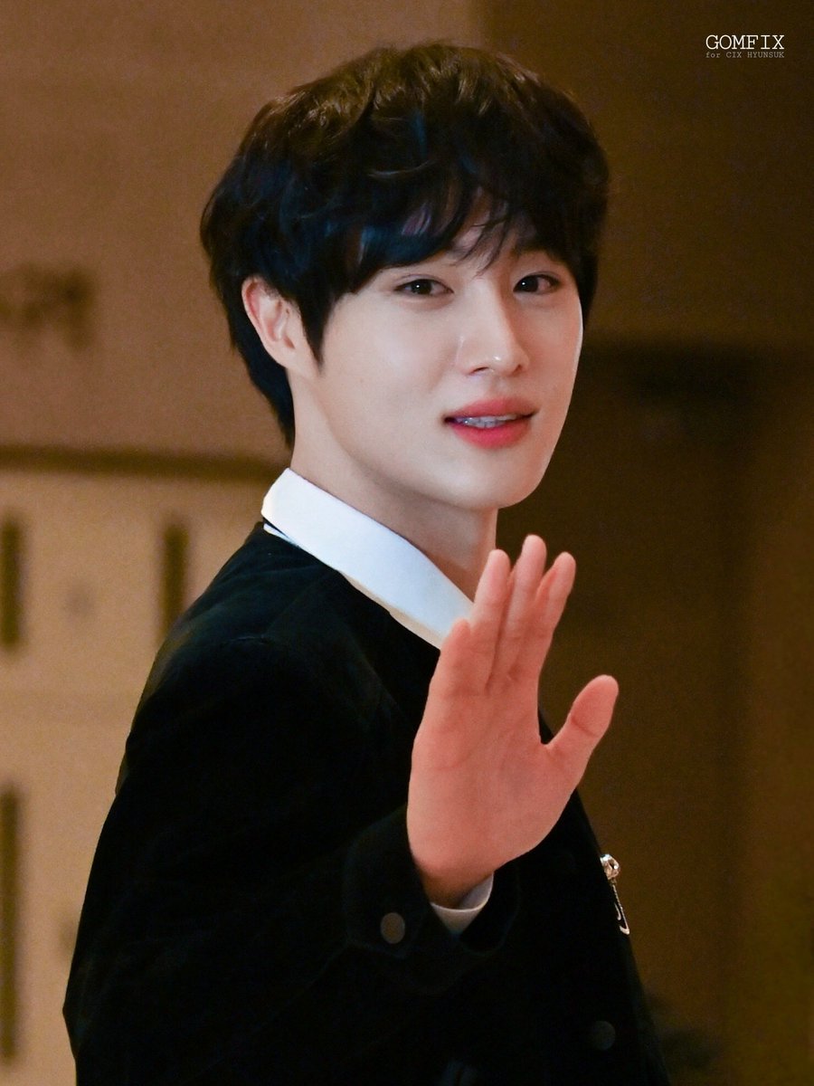 251021 마이리틀셰프 제작발표회 #현석 

왕자님 조심히가요오...
#HYUNSUK #윤현석 #CIX #씨아이엑스