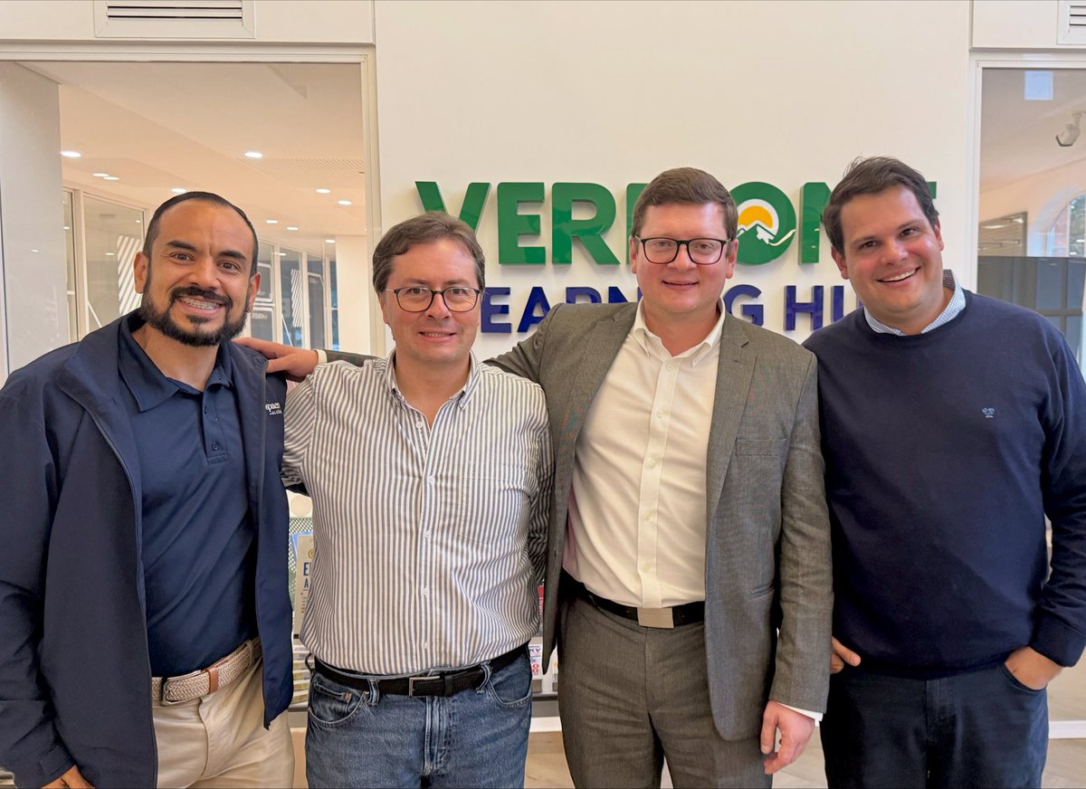 Nos une la amistad, el pragmatismo y la libertad.
🫱🏼‍🫲🏽
¡Un futuro mejor es posible! 

Voces que inspiran.