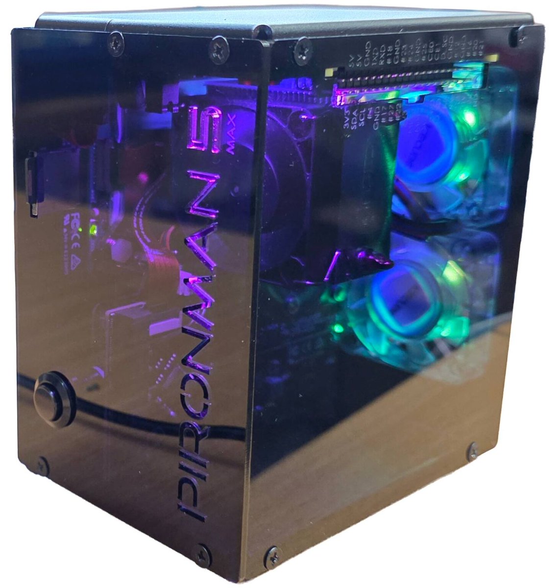 rtlsdrblog's tweet image. A Review of the SunFounder Pironman 5 MAX Raspberry Pi 5 Enclosure rtl-sdr.com/a-review-of-th…