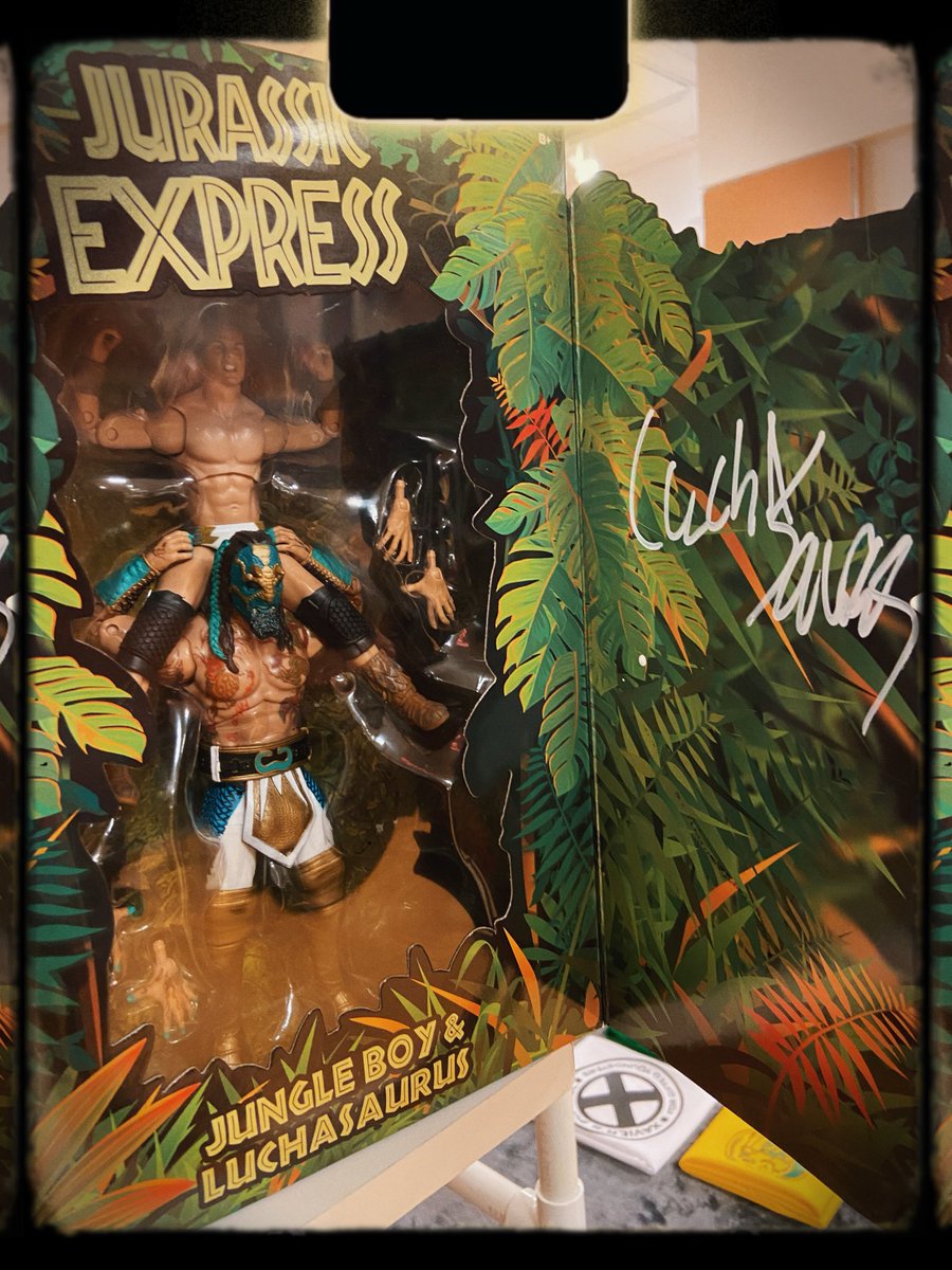 Moment Made!! I met Jungle Jack &amp; Luchasaurus today!! What a moment! They even signed my Jurassic Express box set. 
I am Sooo Ready for AEW tomorrow here in San Antonio!! I hear it’s SOLD OUT! #AEWDynamite #AEWCollision