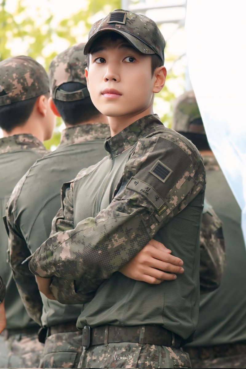 251018 칠곡낙동강평화축제

예쁜 🐭💜

#성국 #SUNGKOOK #박성국 
#배너 #VANNER 
#칠곡낙동강평화축제
#VVS #VVSVANNER