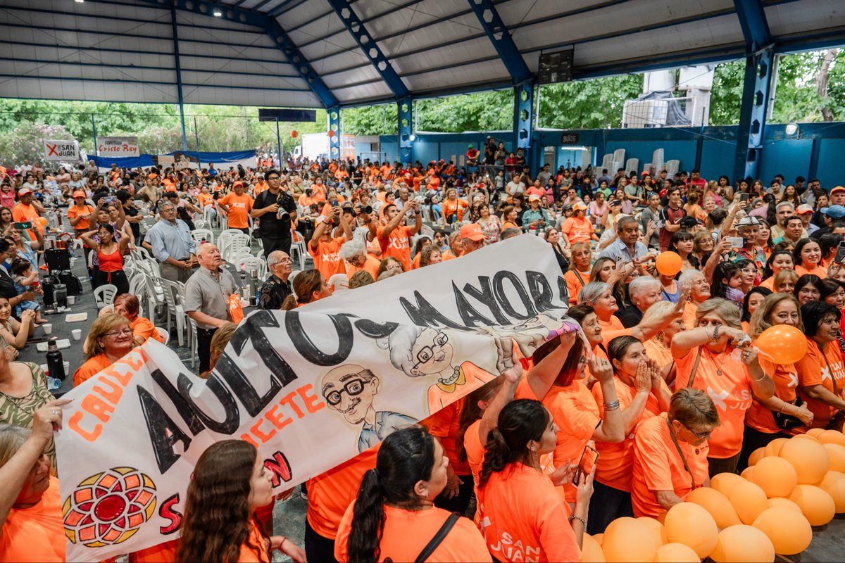 Caucete nos regaló una postal que emociona.
Todo naranja, abrazos sinceros y la fuerza de un pueblo que eligió creer y ser parte del San Juan que queremos!

Gracias por ponerse la camiseta de los sanjuaninos 🧡
#PorSanJuan #LauraPalma #Caucete <a href="/XSanJuanOk/">Frente Por San Juan</a> <a href="/DrMarceloOrrego/">Marcelo Orrego</a>
