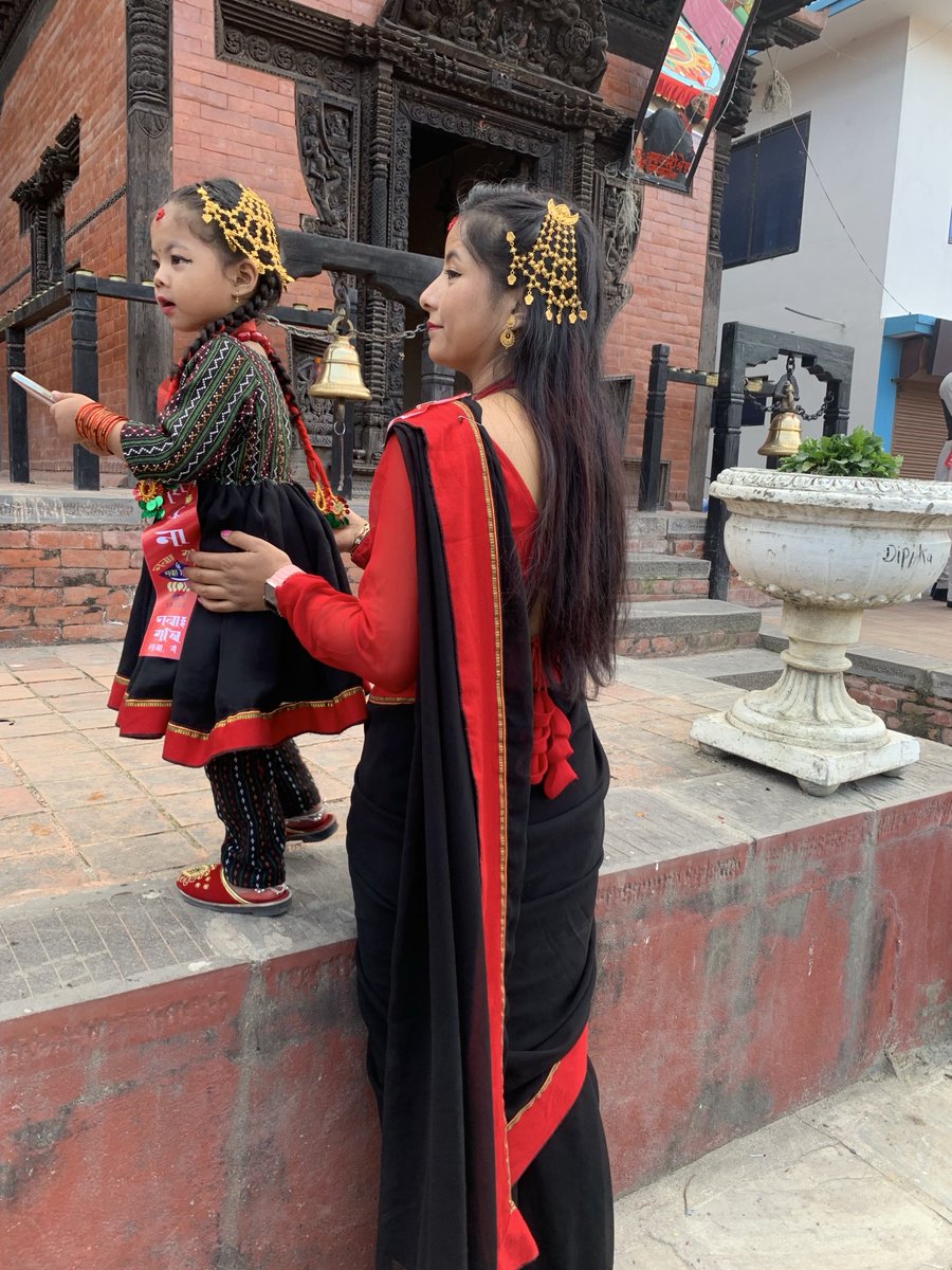गुलि बॅाला हिसि बिलि बिलि…!