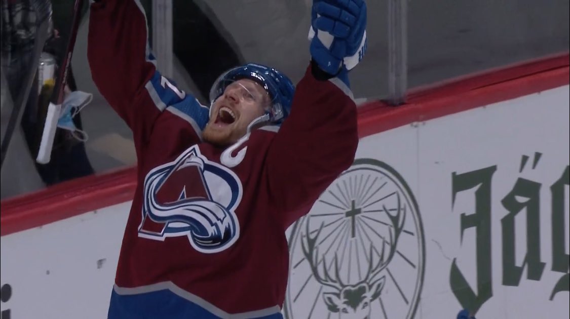 ejsfrontteeth's tweet image. THATS OUR CAP 🥹🥹🥹🥹