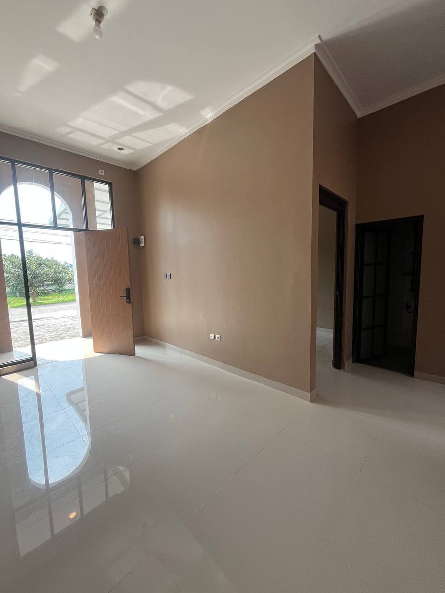 Fitrianoferdi's tweet photo. Rumah Baru Siap Huni Cukup Booking Fee 1 Juta Cozy Modern Aesthetic di Ciganitri Bandung✨

📍5 menit ke STT TELKOM 
📍5 menit ke Tol Buah Batu
📍5 menit ke RS Mayapada

PROMO : 
🌟Cashback 10jt
🌟FREE Canopy depan belakang 
🌟Smart Switch
🌟CCTV
🌟Harga All in Tinggal Nyicil https://t.co/uKz237mJCN