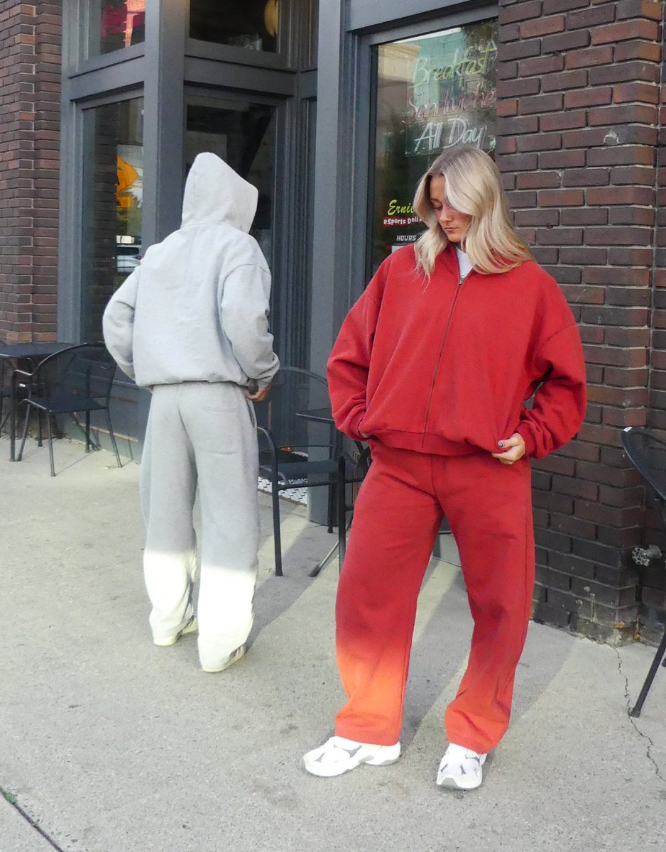 mmckaystacey's tweet photo. sweatsuit i designed releasing tomorrow @
https://t.co/Cjb5CDNG7L https://t.co/X9VyzkW4Ib