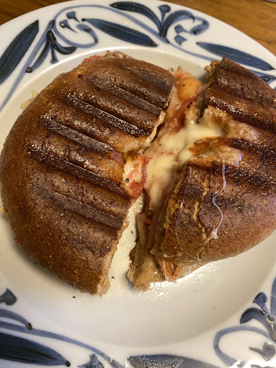 이사하고 나서 주구장창 외식만 하다가 처음으로 집에서 먹는 평일 점심! 🥯
