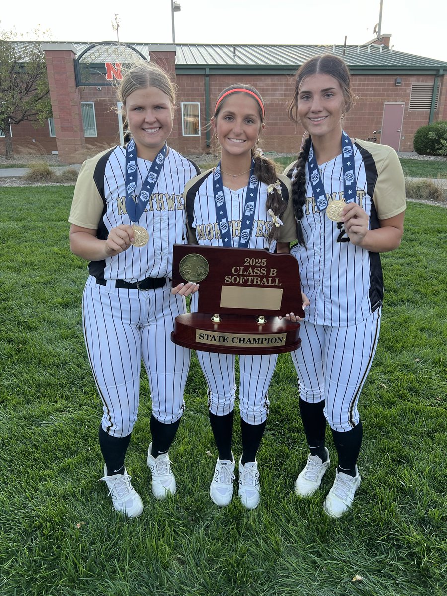 BJOHara6's tweet photo. They say all good things come to an end!!!!

Laiken, Jolie, and Libby ended their careers with some pretty crazy accomplishments: @JolieOHara6 @laikendorsey @LibbyLoman34 @mattdorsey @GINWSoftball 

3x State Champions
4x Conference Champions
4x District Champions
High School Record of 119-16
750+ games played together

Thank you for the amazing ride girls. Coach BJ out. Love you girls!!!