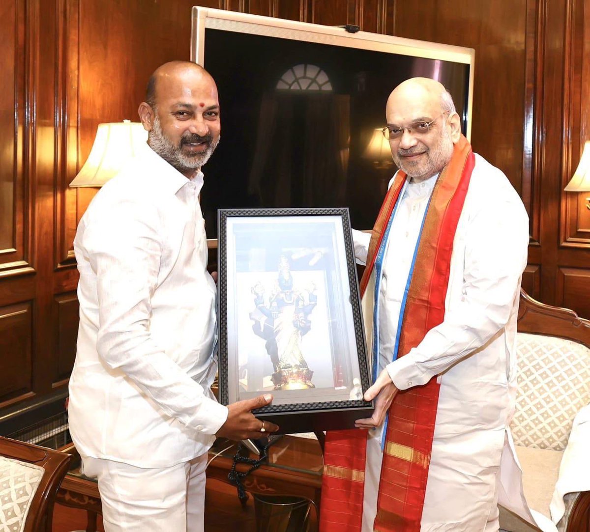 bandisanjay_bjp's tweet image. Wishing Hon’ble Union Home Minister Shri @AmitShah ji a very happy birthday.
For me, he’s more than a political mentor. Amit Shah ji is true Guru who lives and breathes the idea of putting the nation first. No matter what the issue is, his instinct is always to think from the…
