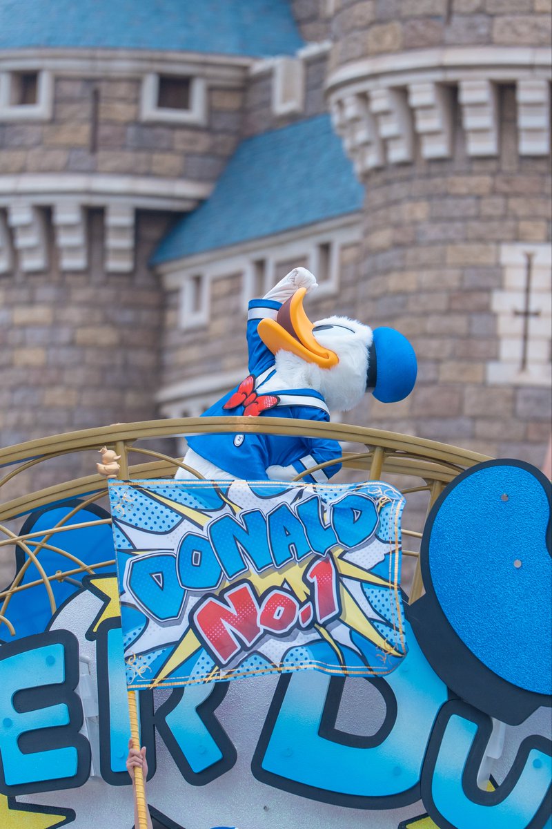 国家元首みを感じるドナちゃん

フラッグのタイミングが本当に神だった