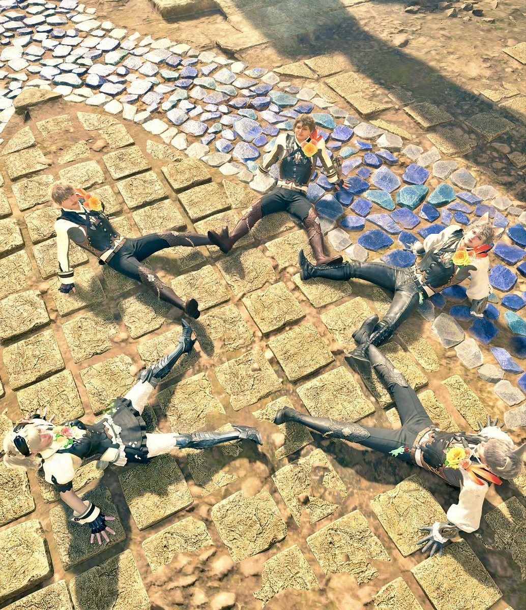 Milla_DD01's tweet image. 昨日の燕の隊
ディータさん、ヴァイクさんと一緒に５人で星を作ったりしました🥳🌟4枚目はNPCが寄り添って来たディータさん😂
（居なくなるまで結構待ちましたw）

#燕の隊 #モンハンワイルズ