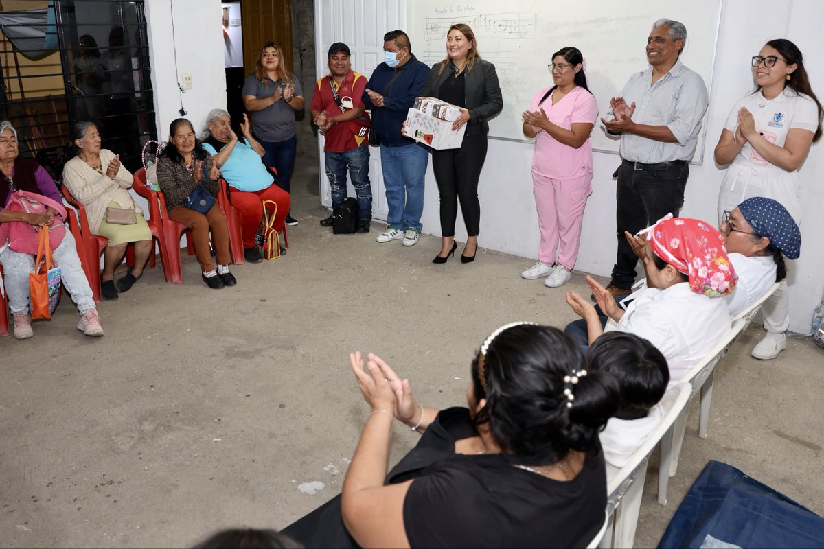 DanielaTaurinoo's tweet photo. Con la organización del Comité Vecinal de la colonia 25 de enero, hoy inician los “cursos dirigidos a mujeres”, a fin de otorgarles habilidades para el emprendimiento. Además, se otorgarán cursos de computación, para el desarrollo de habilidades tecnológicas necesarias.

Me llena de orgullo ser parte de este proyecto y sumar con mi apoyo para que más vecinas puedan ser beneficiadas. 

¡Es tiempo de las mujeres! 🙋🏼‍♀️🍩🥧👩‍💻

#DT #DistritoXII #DanielaTaurino #SantaLucíadelCamino #LXVILegislatura