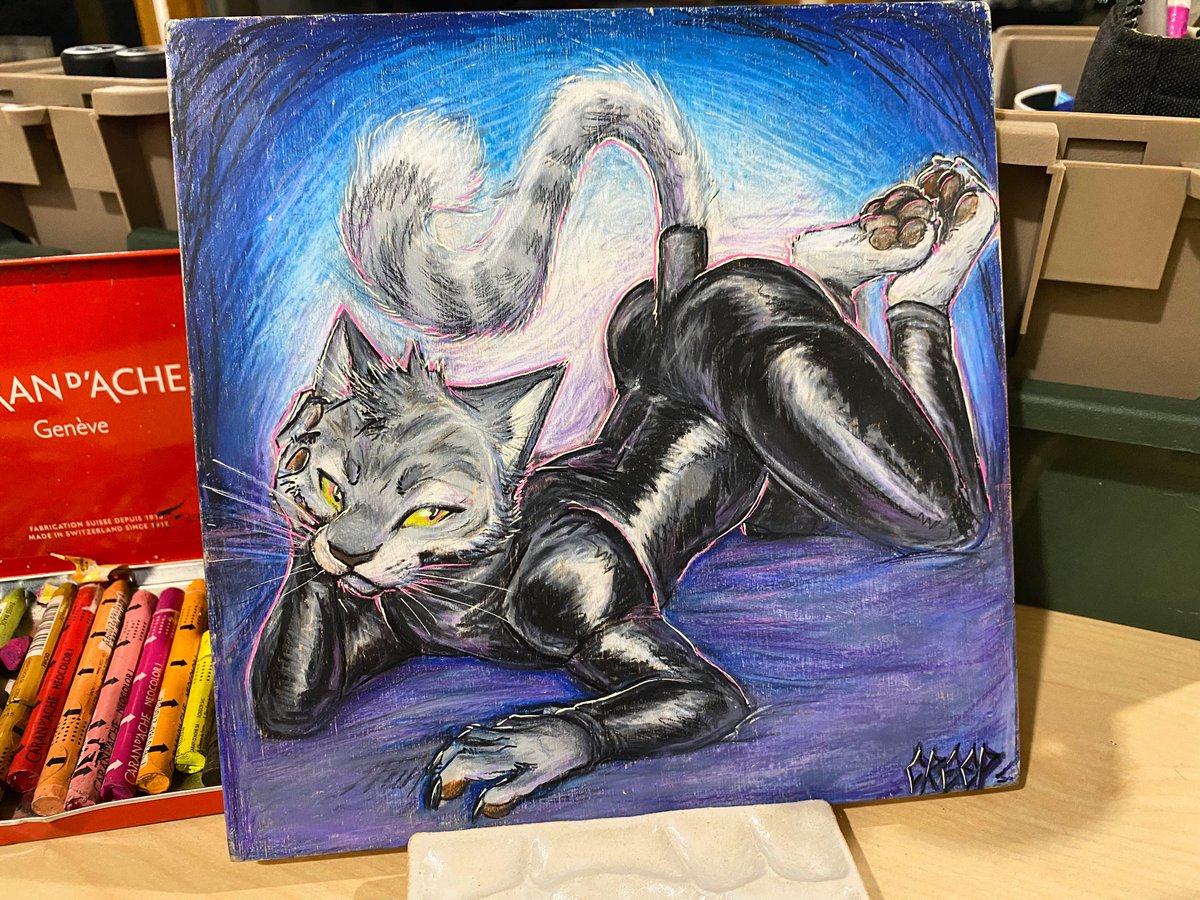 Showing off 🖤

Playing with some wax pastels this time