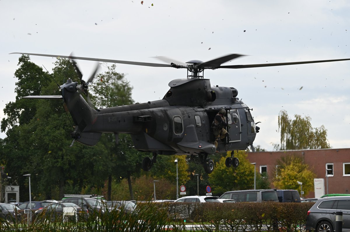 PD1ALW's tweet photo. @dhcluchtmacht @SWFryslan @gemeenteDFM Dit was in #sneek afgelopen dinsdagmiddag. https://t.co/lXVbnEmEdK
