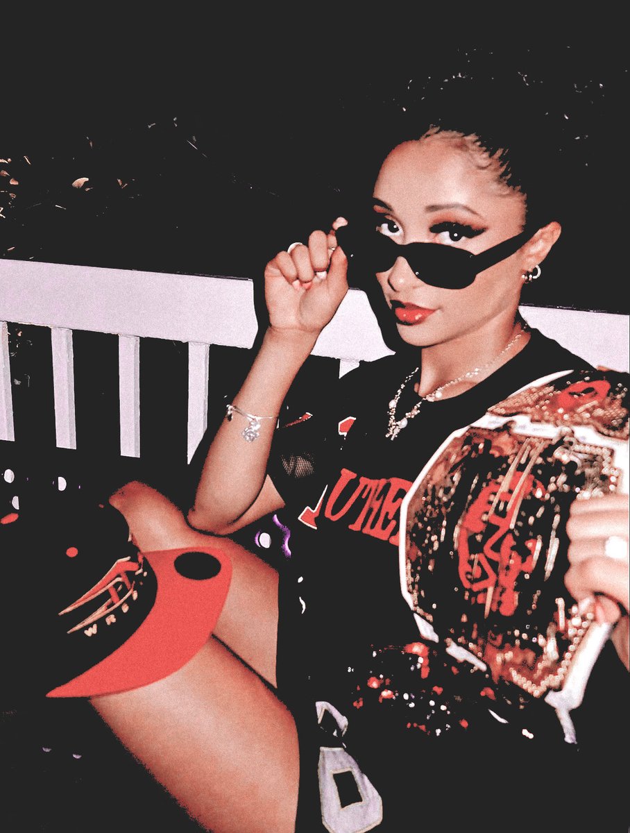 this side stays winning  🖤