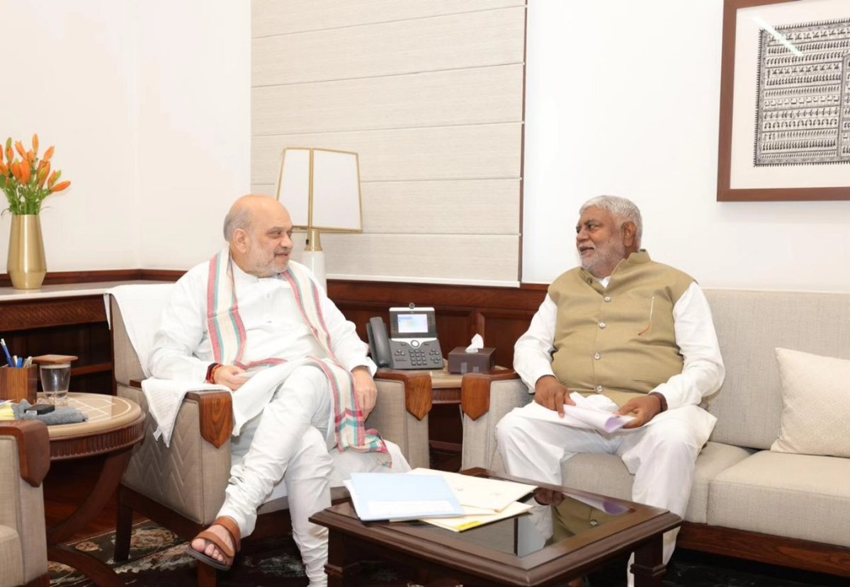 राष्ट्र सेवा में निरंतर समर्पित, कुशल नेतृत्वकर्ता और देश के यशस्वी गृह एवं सहकारिता मंत्री, आदरणीय श्री <a href="/AmitShah/">Amit Shah</a> जी, आपको जन्मदिन की हार्दिक बधाई एवं शुभकामनाएं।

आपके उत्तम स्वास्थ्य एवं दीर्घायु जीवन की कामना करता हूं।