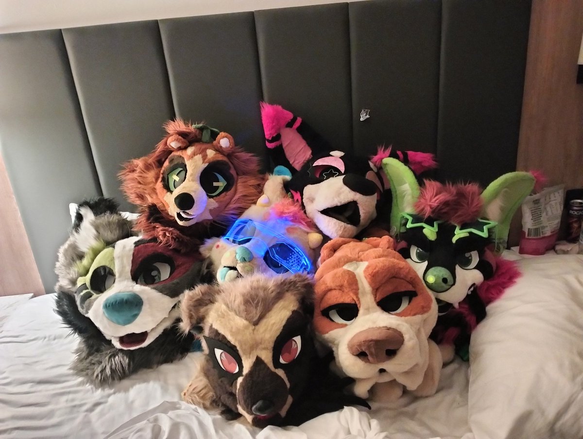 See you next year!!! 
#tailsofterror4 #furry #fursuit