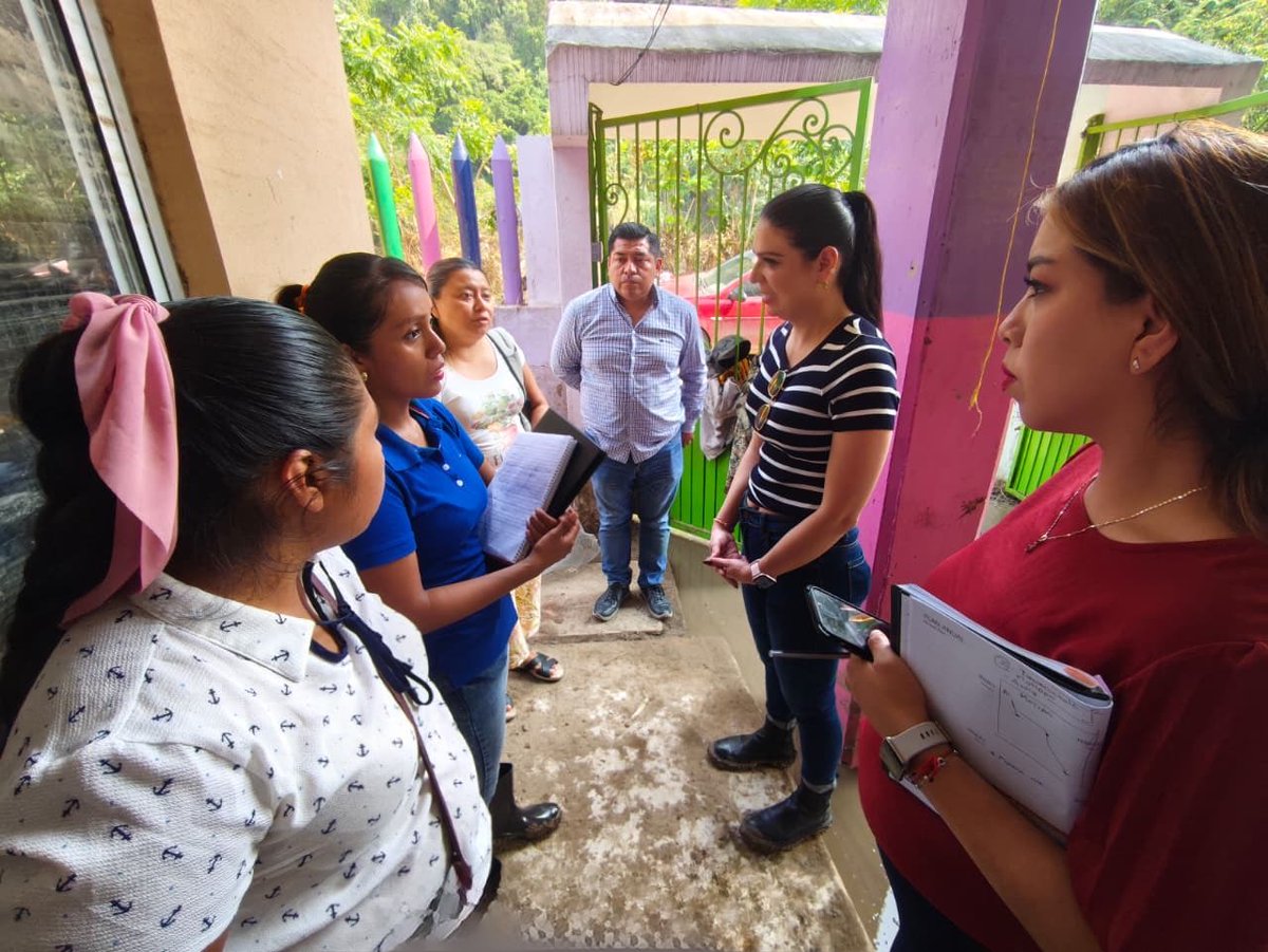 Seguimos realizando visitas de inspección en los planteles educativos derivado de las recientes lluvias en la huasteca potosina, estuvimos en la comunidad de Toxojol, Tamazunchale para garantizar el retorno seguro de los niños. 

Agradezco el apoyo de nuestro ejército mexicano