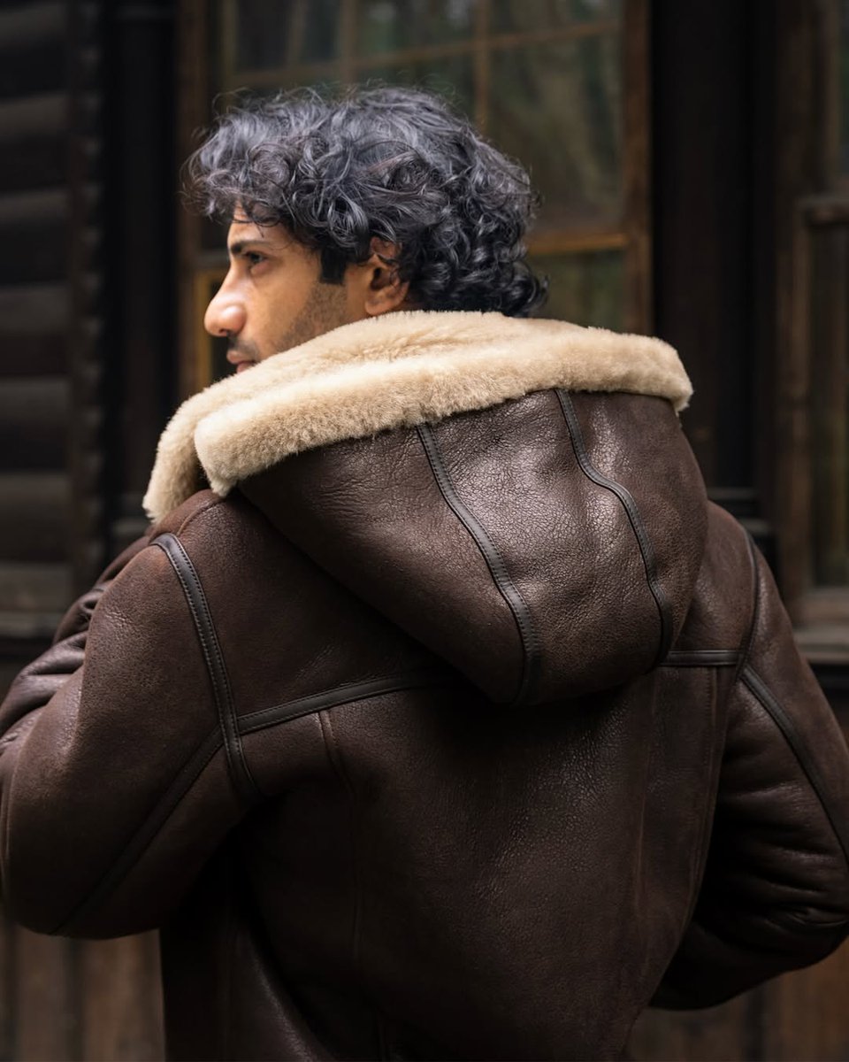 ThursdayBootCo's tweet image. The return of our Bronco Jacket collection starts with our new Black Label Sequoia leather - a bold brown leather built to outlast the seasons and wear in beautifully over time.
#ThursdayBoots
#Bronco
#Sequoia