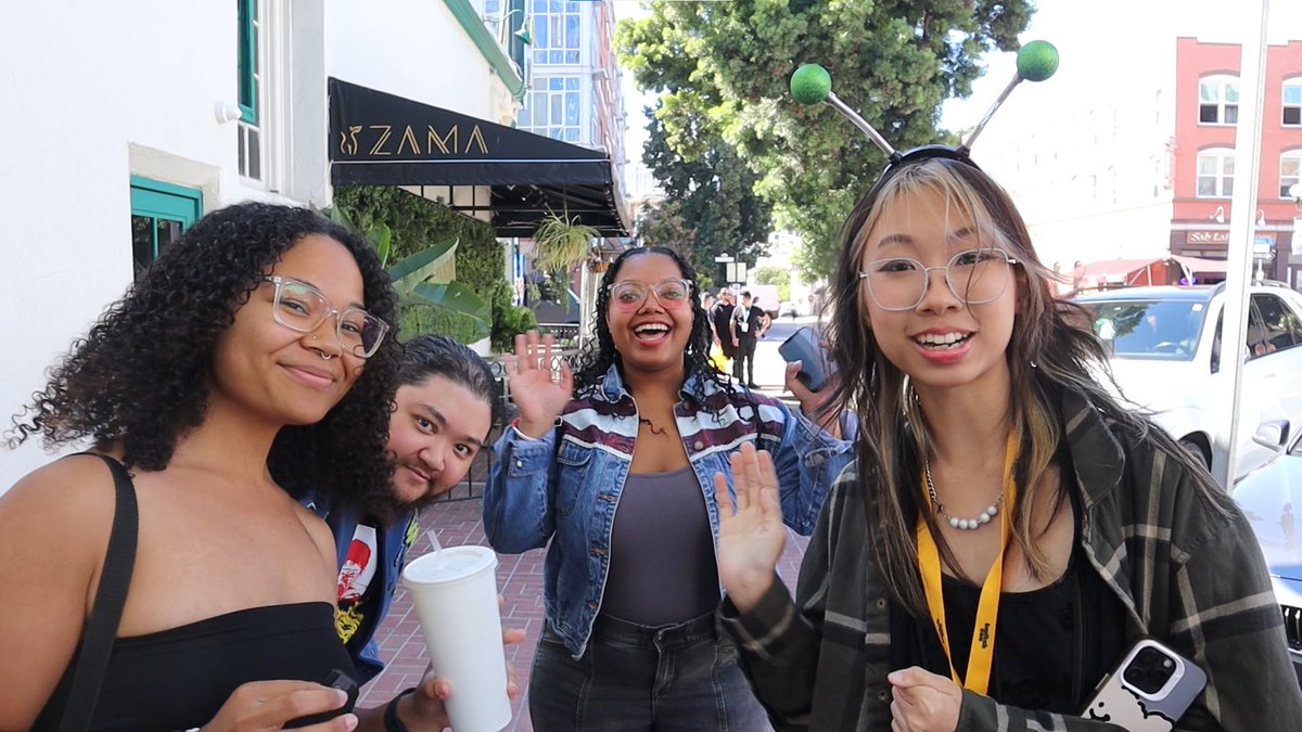 LanoExe's tweet image. I am so sick after the con but had such an amazing time with friends. until next time :3