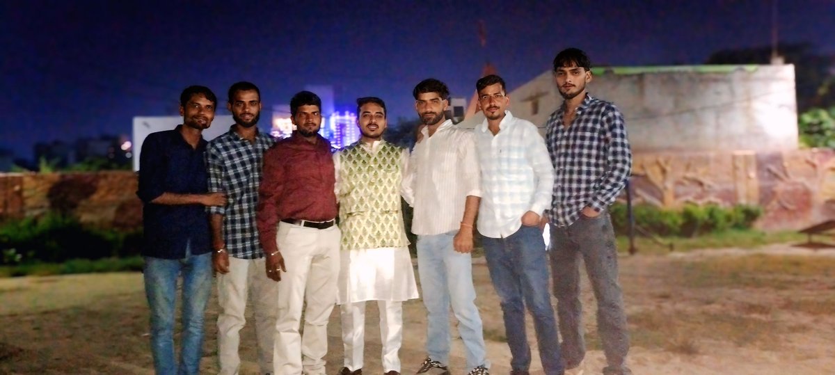 devsinghBechain's tweet photo. Diwali dp https://t.co/P9y7WXucmO