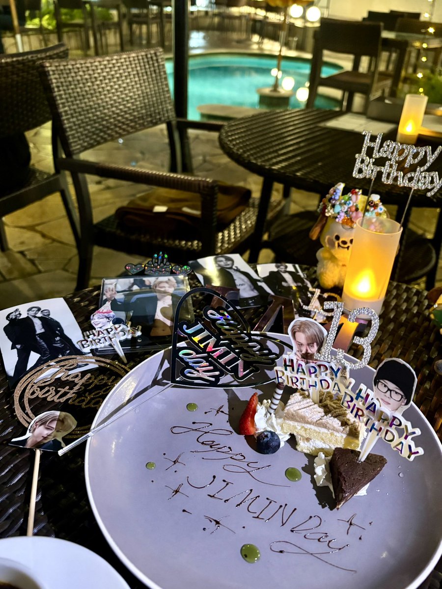 🥂🍾HAPPY BIRTHDAY JIMIN🎉🎂

#HappyJiminDay 
#OurMuseJimin
#30YearsofLove
#HeartwarmingJimtober
#1013Miracle
#ItBoyBirthday
#HeavenlyVoiceJimin
#StagelconJimin
#CutieSexyLovelyJimin
#GoodHumanJimin
#ProudofOurArtistJimin
#WithJiminTillTheEnd

こちらも投稿しそびれてました😅