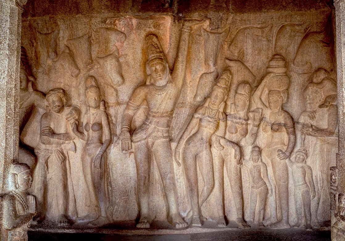 tskrishnan's tweet image. The Tamil Sangam classic Mullai Paatu beautifully describes several episodes from Krishna Leela, including the divine act of lifting the Govardhana hill to protect the cowherds of Gokulam. The verses vividly capture the pastoral imagery and devotional essence of the scene:

வண்டு…