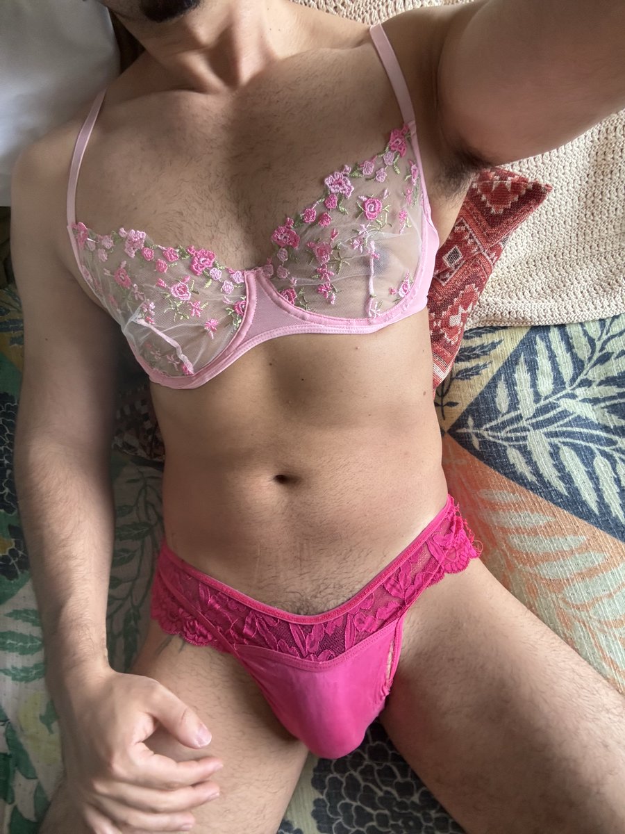 Himbo sissy tweet media