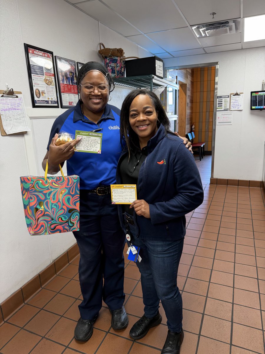 Roymascorros's tweet image. Hi, welcome to Chilis 🌶️ 😀

🎉 Big Congratulations to Andrea on her validation as a Manager!
Karina and Team Cedar Hill are beyond excited to welcome you to the team. We can’t wait to see the amazing things you’ll achieve in this new chapter. #chilisgrow🌻 #bestteam